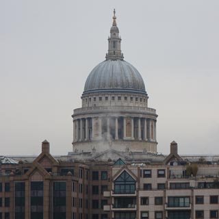 St. Paul's i dåligt ljus